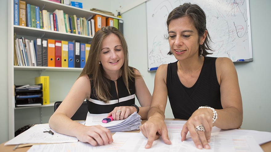 Dr Naomi Clarke (left) and Associate Professor Susana Vaz Nery (right). Credit: Stuart Hay, ANU